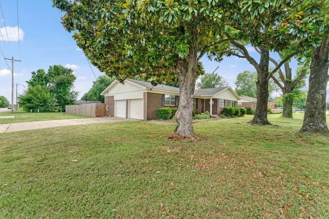 2406 SE 15Th Street, Bentonville, AR 72712