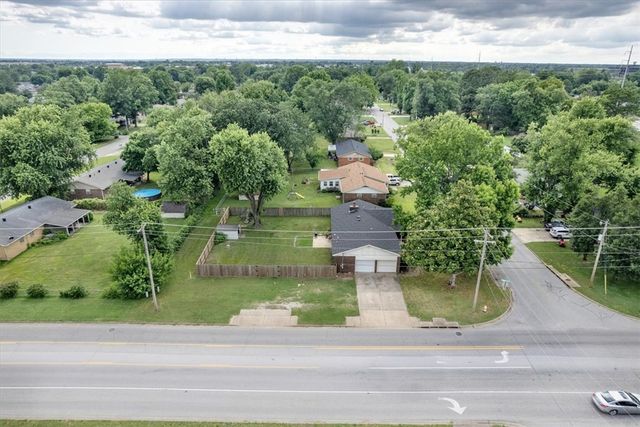 2406 SE 15Th Street, Bentonville, AR 72712