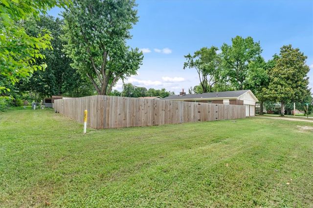 2406 SE 15Th Street, Bentonville, AR 72712