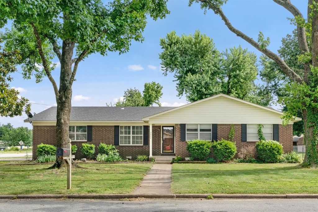 2406 SE 15Th Street, Bentonville, AR 72712