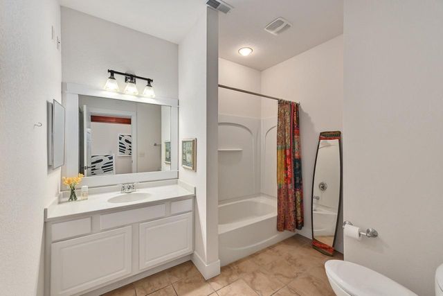 15295 W Library LANE #203, New Berlin, WI 53151