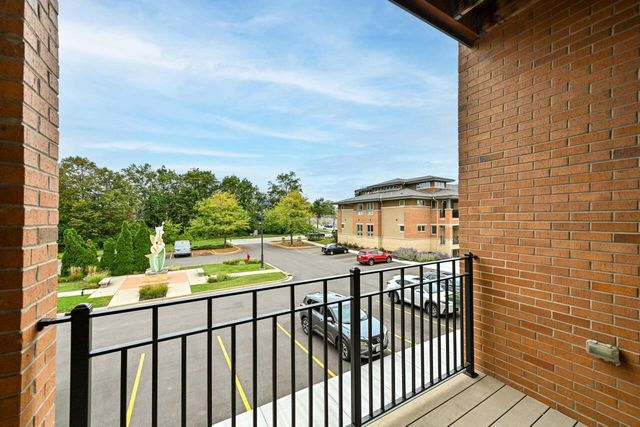 15295 W Library LANE #203, New Berlin, WI 53151