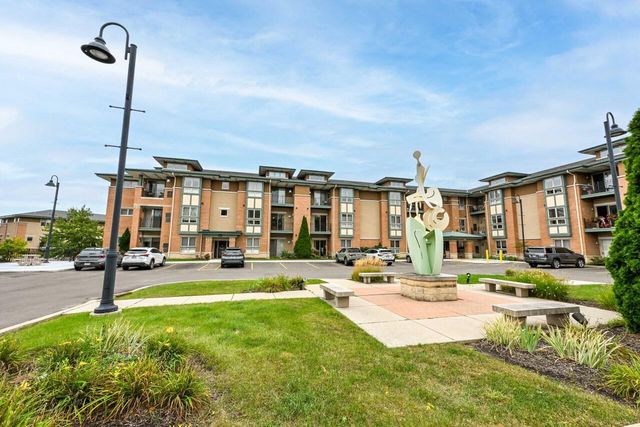 15295 W Library LANE #203, New Berlin, WI 53151