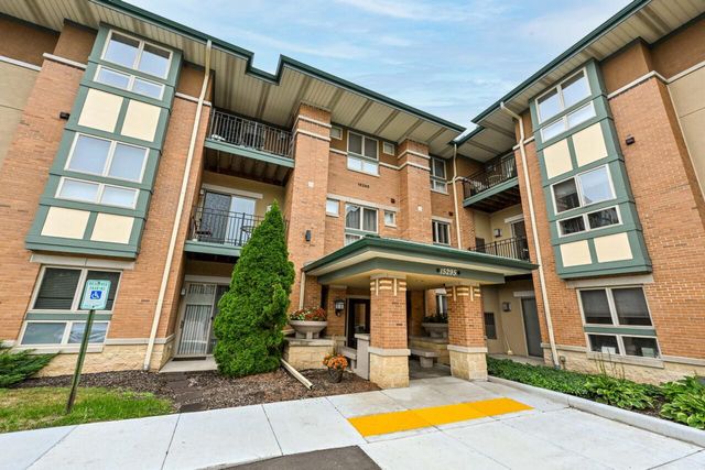 15295 W Library LANE #203, New Berlin, WI 53151