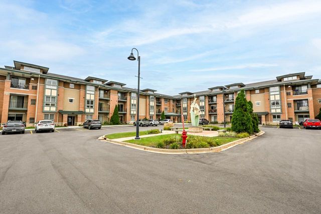 15295 W Library LANE #203, New Berlin, WI 53151
