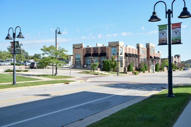 15295 W Library LANE #203, New Berlin, WI 53151