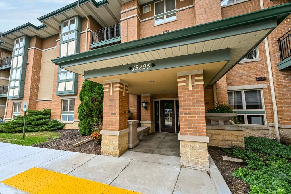 15295 W Library LANE #203, New Berlin, WI 53151