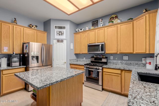 11182 W MONTE VISTA Road, Avondale, AZ 85392