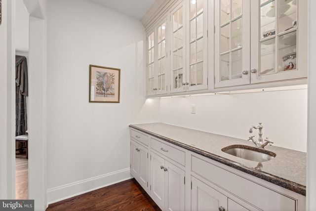 6 SOMERSET LN, Malvern, PA 19355