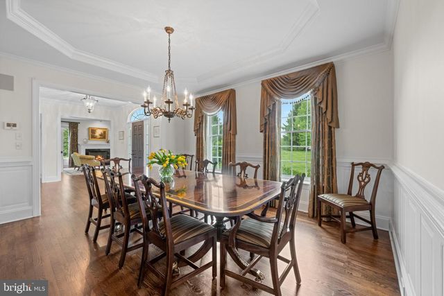 6 SOMERSET LN, Malvern, PA 19355