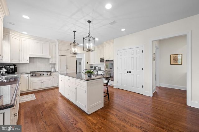 6 SOMERSET LN, Malvern, PA 19355