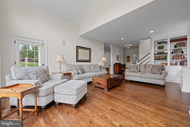 6 SOMERSET LN, Malvern, PA 19355