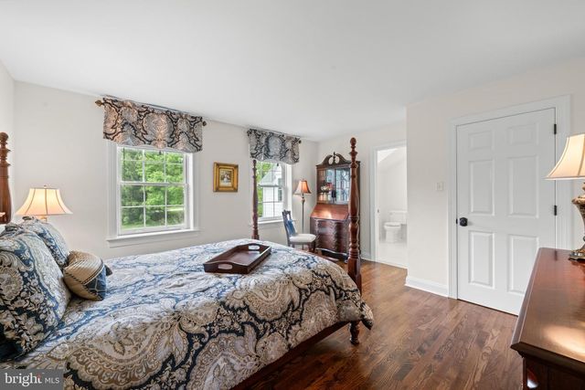 6 SOMERSET LN, Malvern, PA 19355