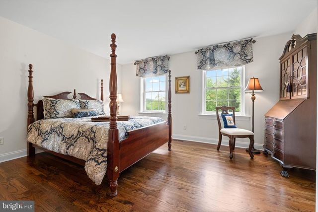 6 SOMERSET LN, Malvern, PA 19355