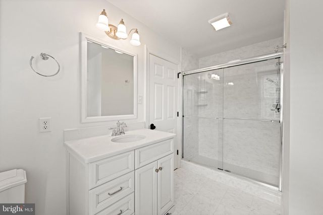 6 SOMERSET LN, Malvern, PA 19355