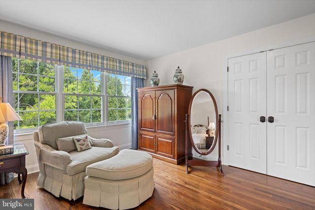 6 SOMERSET LN, Malvern, PA 19355