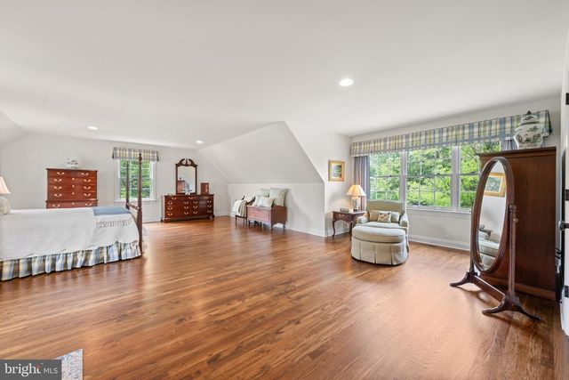 6 SOMERSET LN, Malvern, PA 19355