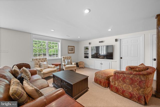 6 SOMERSET LN, Malvern, PA 19355