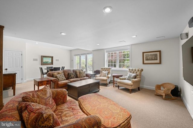 6 SOMERSET LN, Malvern, PA 19355
