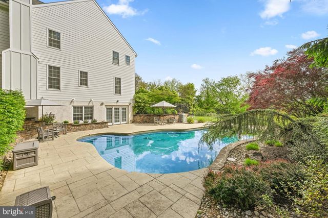 6 SOMERSET LN, Malvern, PA 19355
