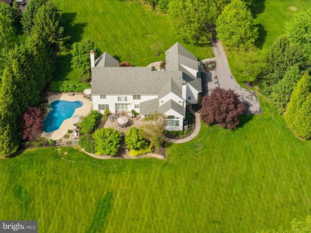 6 SOMERSET LN, Malvern, PA 19355