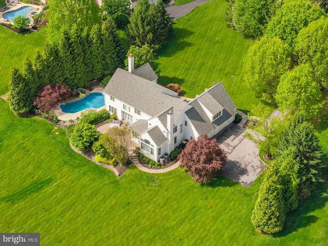 6 SOMERSET LN, Malvern, PA 19355