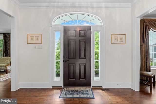 6 SOMERSET LN, Malvern, PA 19355