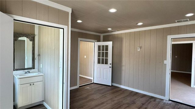 100 Patriots Place, Somerville, TX 77879