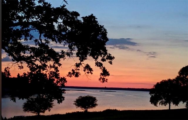 100 Patriots Place, Somerville, TX 77879