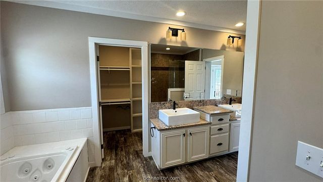 100 Patriots Place, Somerville, TX 77879