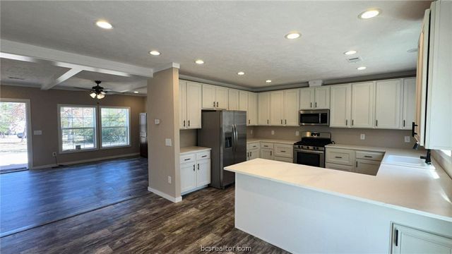 100 Patriots Place, Somerville, TX 77879