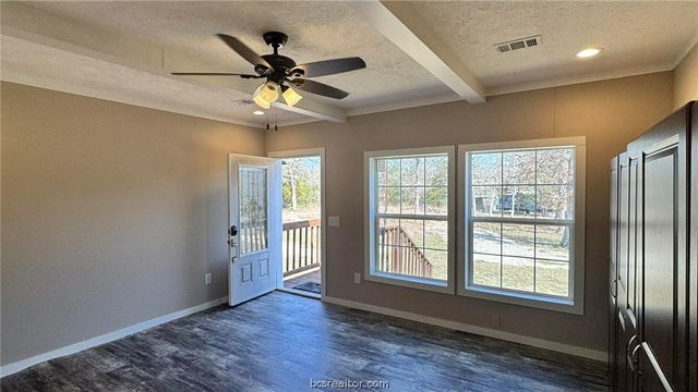 100 Patriots Place, Somerville, TX 77879