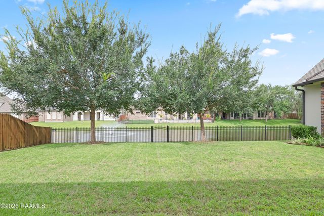 221 Rue De Frejus, Broussard, LA 70518