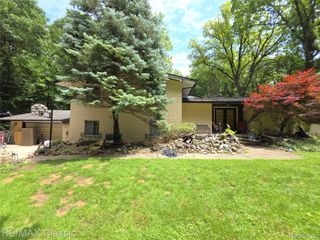 25650 McAllister Street, Southfield, MI 48033