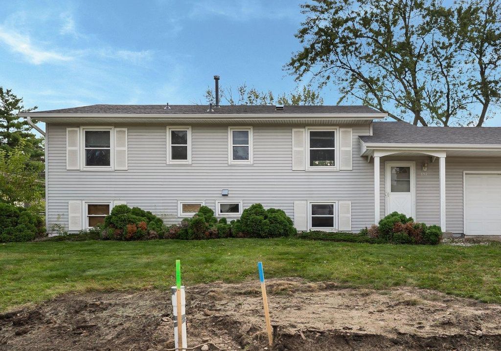 892 Redwell Lane, Apple Valley, MN 55124
