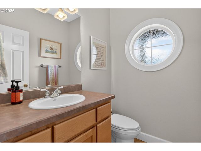 3904 Nw 118TH Way, Vancouver, WA 98685