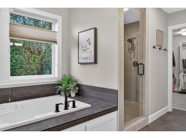 3904 Nw 118TH Way, Vancouver, WA 98685