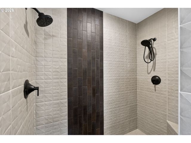 3904 Nw 118TH Way, Vancouver, WA 98685