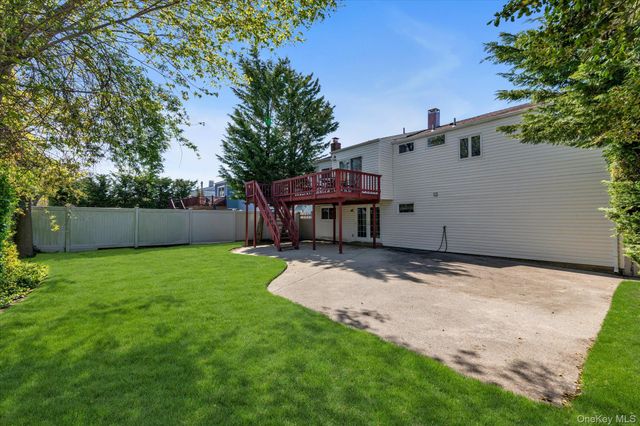 2056 Illona Lane, Merrick, NY 11566