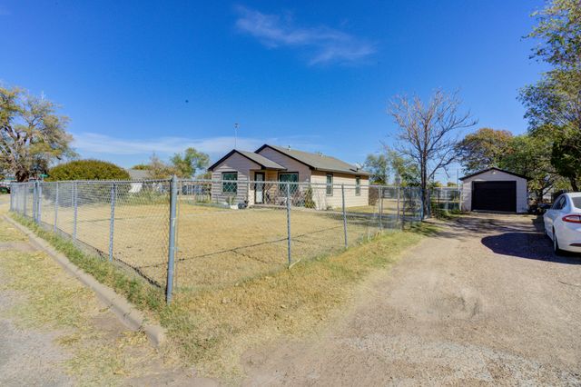 502 Locust Street, Idalou, TX 79329