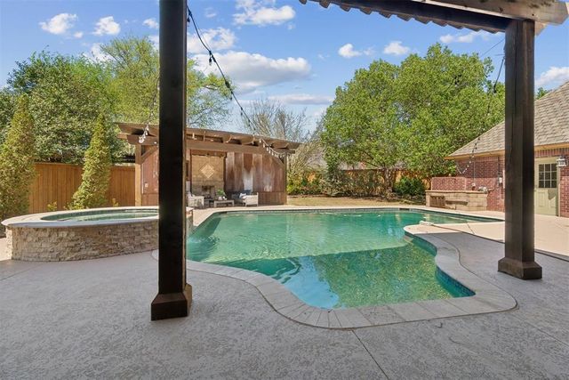 4701 Flint Ridge Circle, Norman, OK 73072