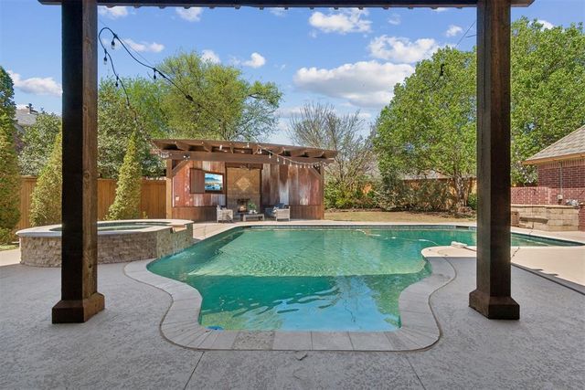 4701 Flint Ridge Circle, Norman, OK 73072