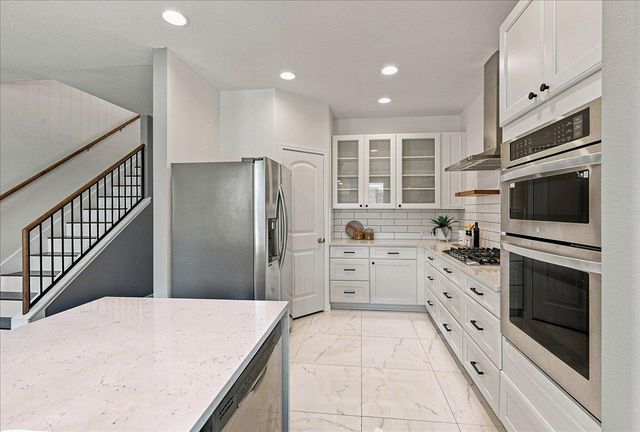 412 Alsatian LN, Leander, TX 78641