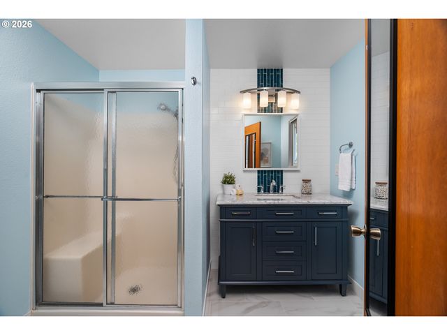 2817 Ne MEADOW Ct, Hillsboro, OR 97124