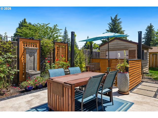 2817 Ne MEADOW Ct, Hillsboro, OR 97124