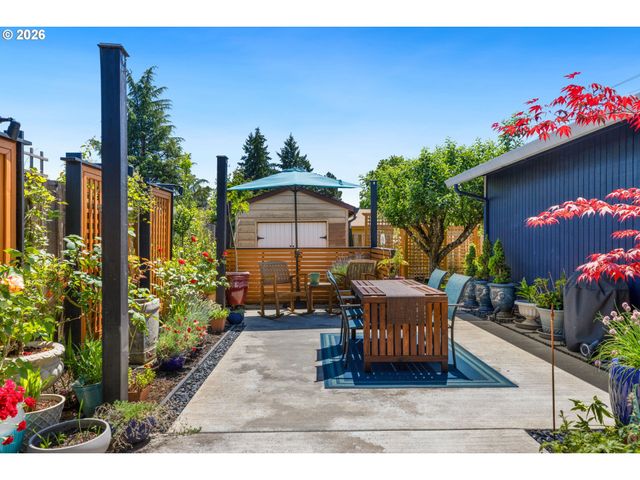 2817 Ne MEADOW Ct, Hillsboro, OR 97124