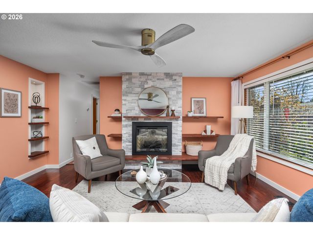 2817 Ne MEADOW Ct, Hillsboro, OR 97124