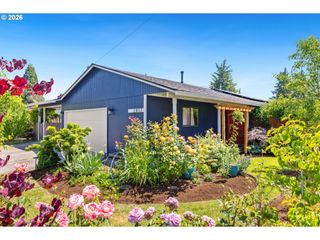 2817 Ne MEADOW Ct, Hillsboro, OR 97124