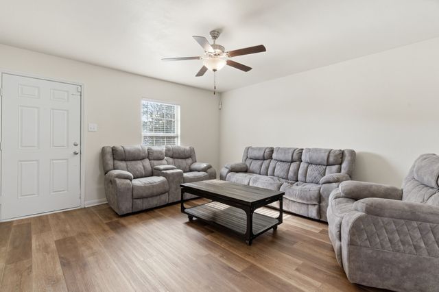 1321 Eagle Lake Drive, Azle, TX 76020