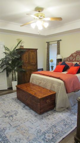 901 Lakeway Drive, Ennis, TX 75119